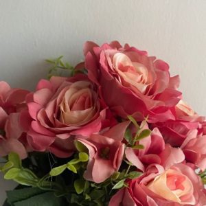 Buquê De Rosas Com 6 Flores 40cm Marsala - DecoromaX